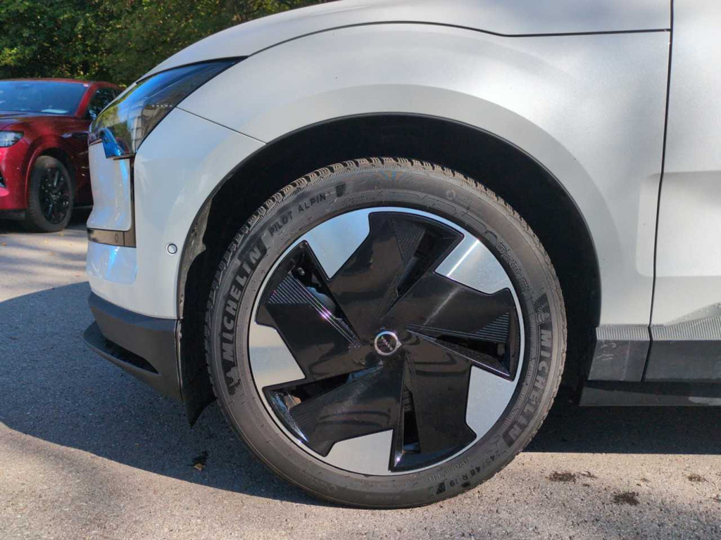 Volvo EX30