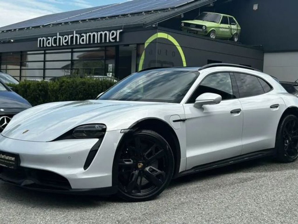 Porsche Taycan S Turbo
