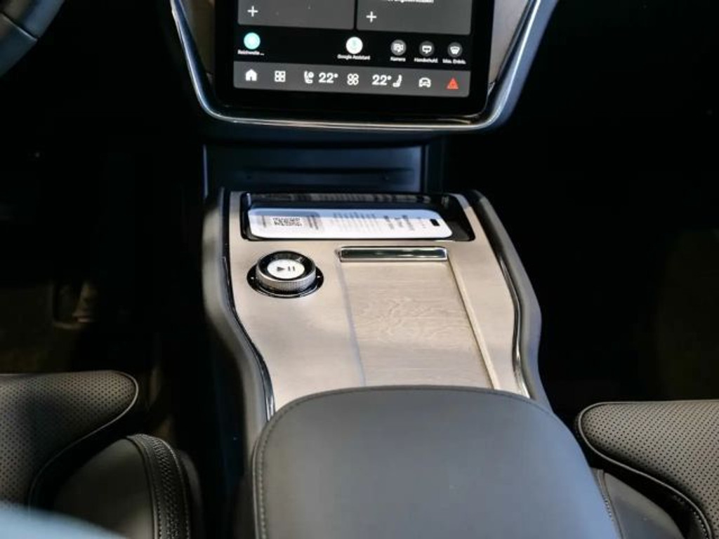 Volvo EX90