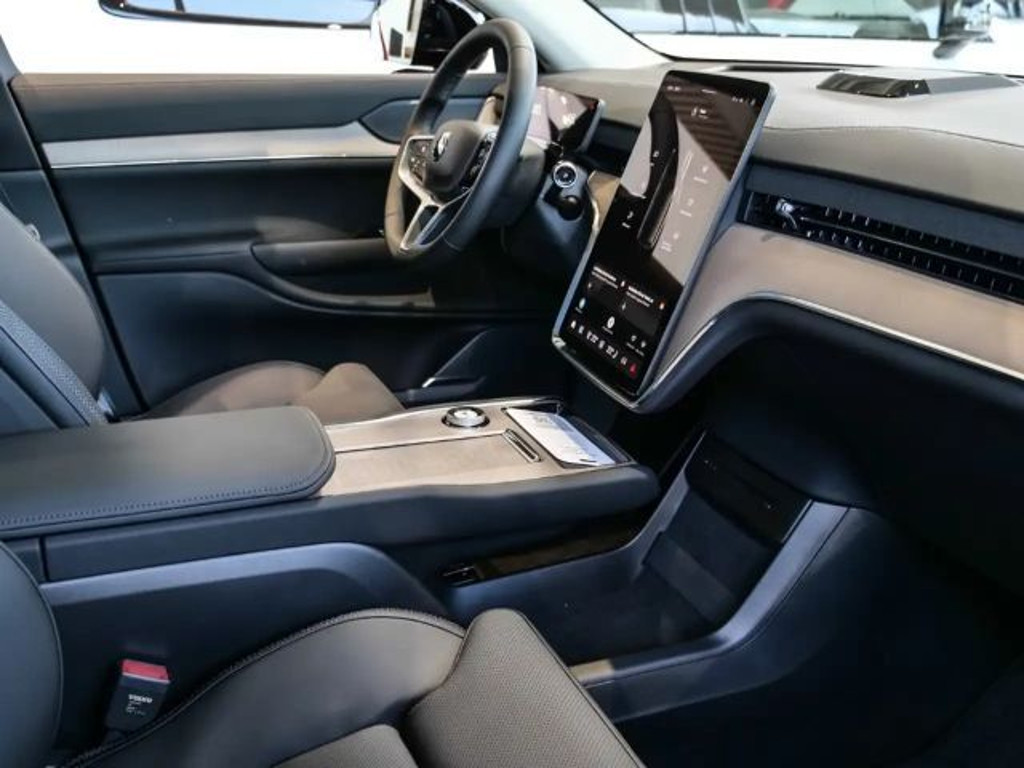 Volvo EX90