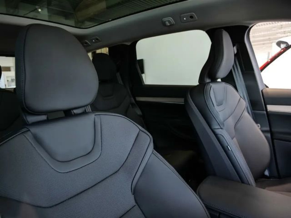Volvo EX90