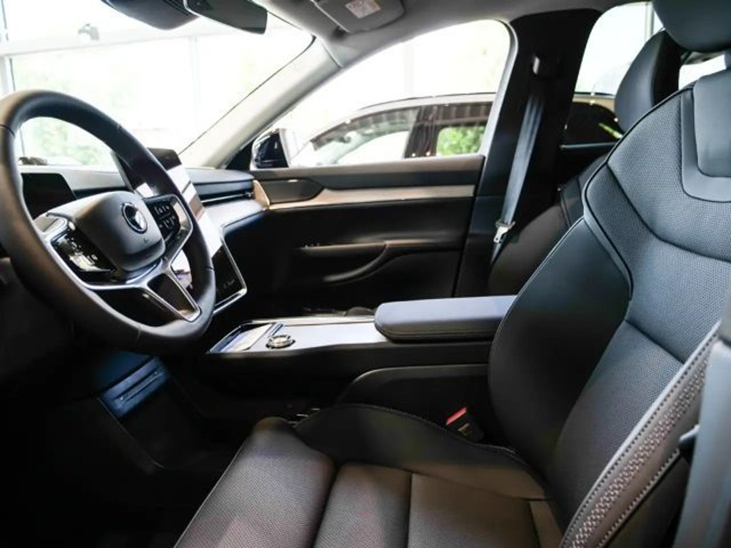 Volvo EX90