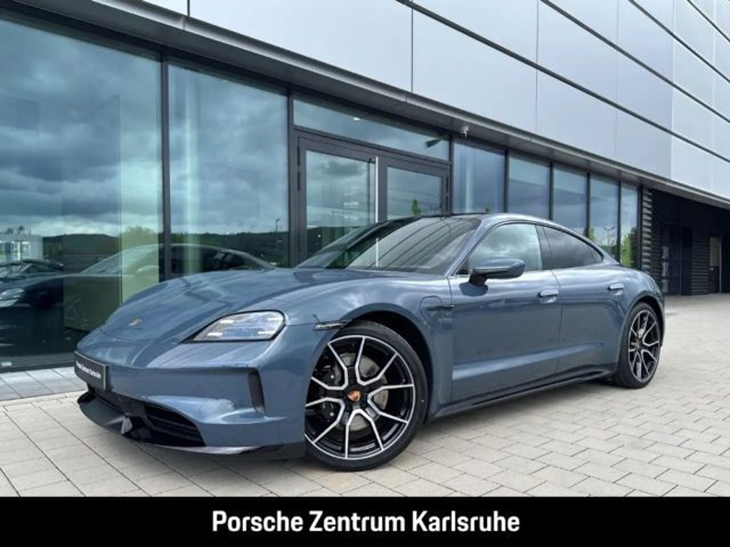 Porsche Taycan Black Edition 4