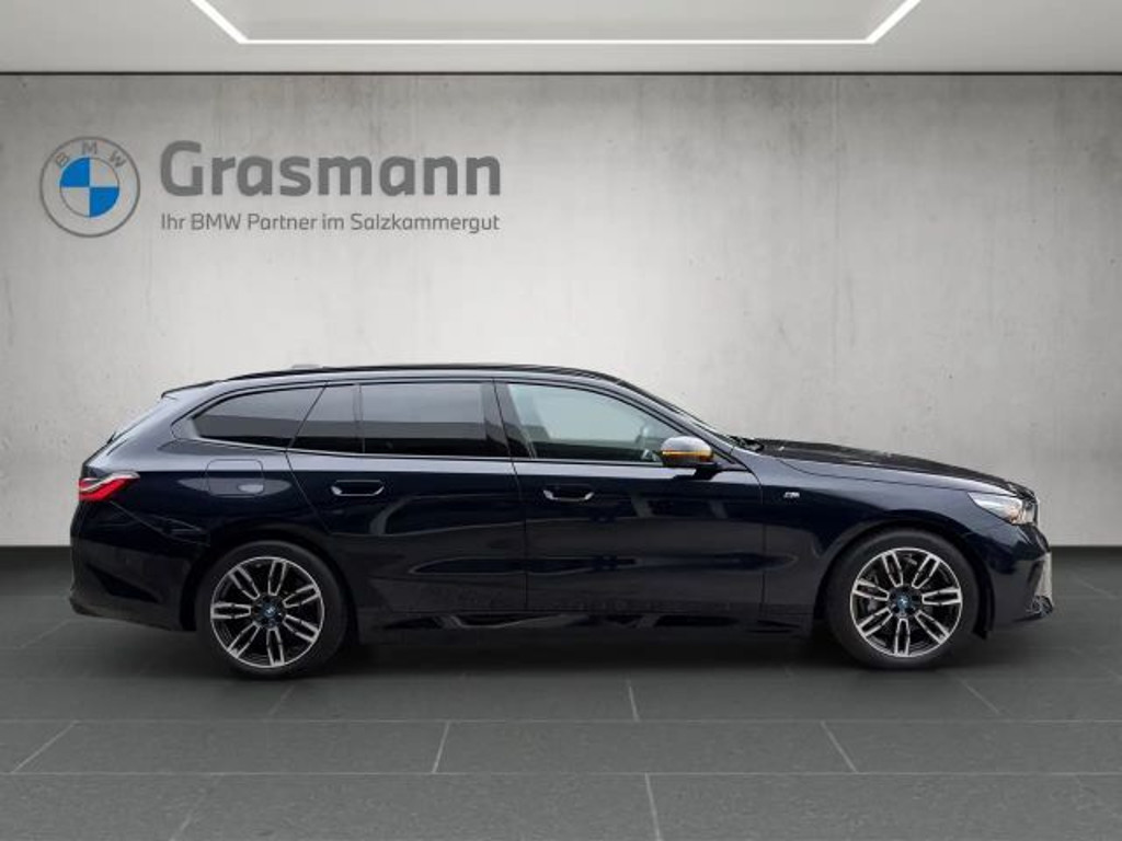 BMW i5 eDrive40