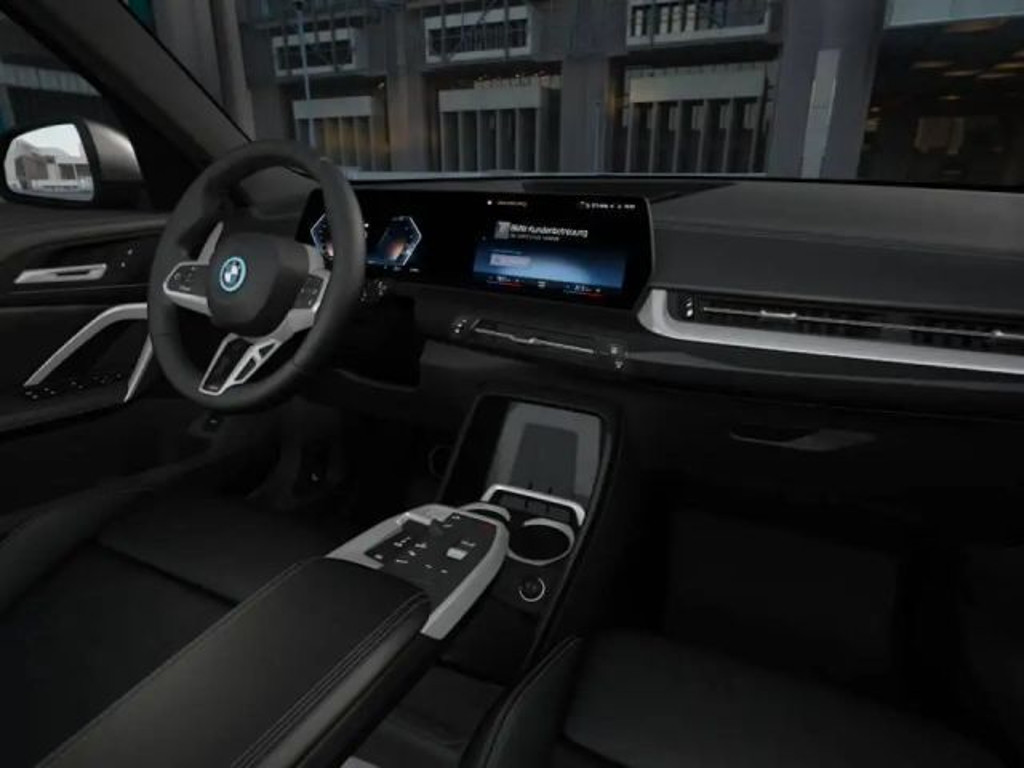 BMW iX1