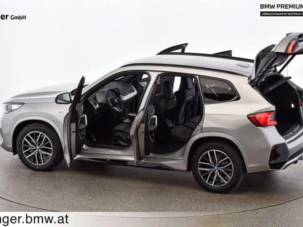 BMW iX1