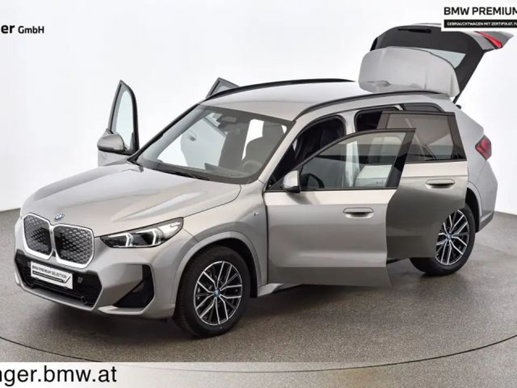 BMW iX1