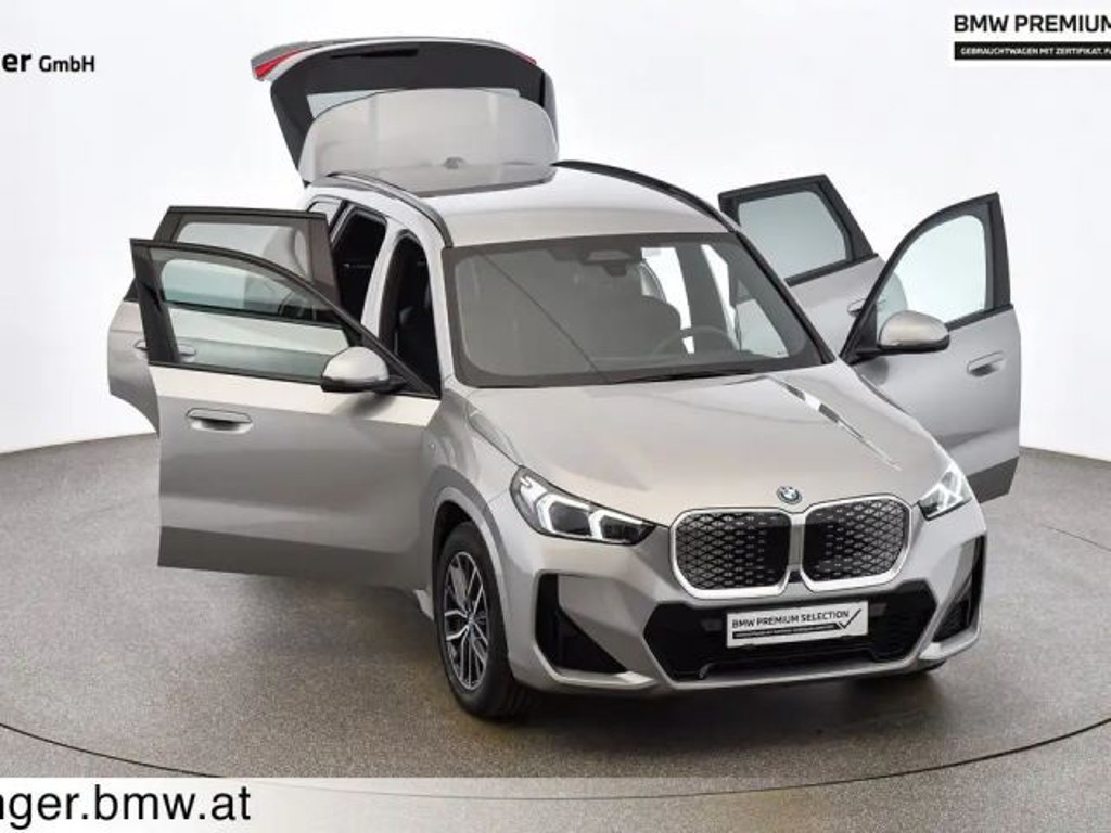 BMW iX1