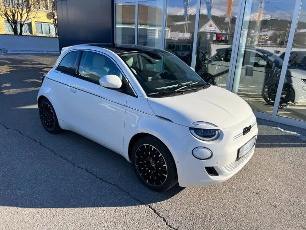 Fiat 500e La Prima