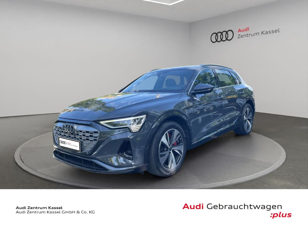 Audi Q8 e-tron Quattro 50