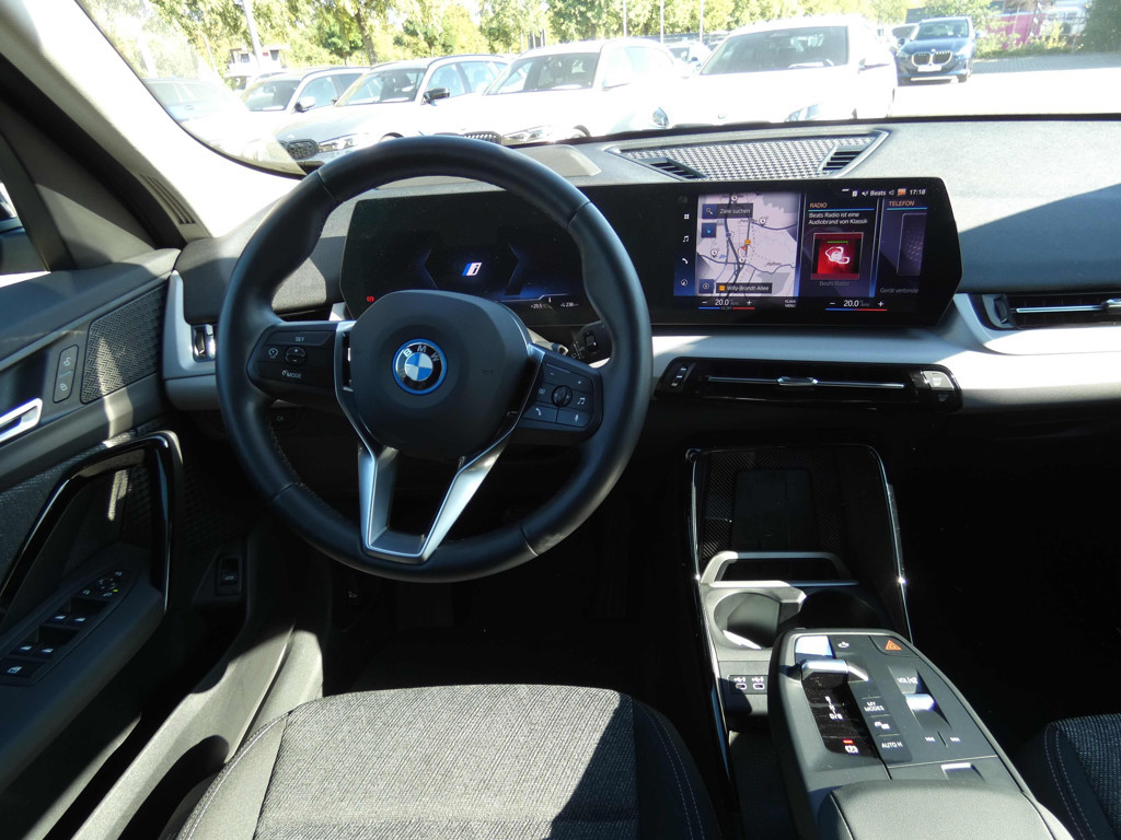 BMW iX1