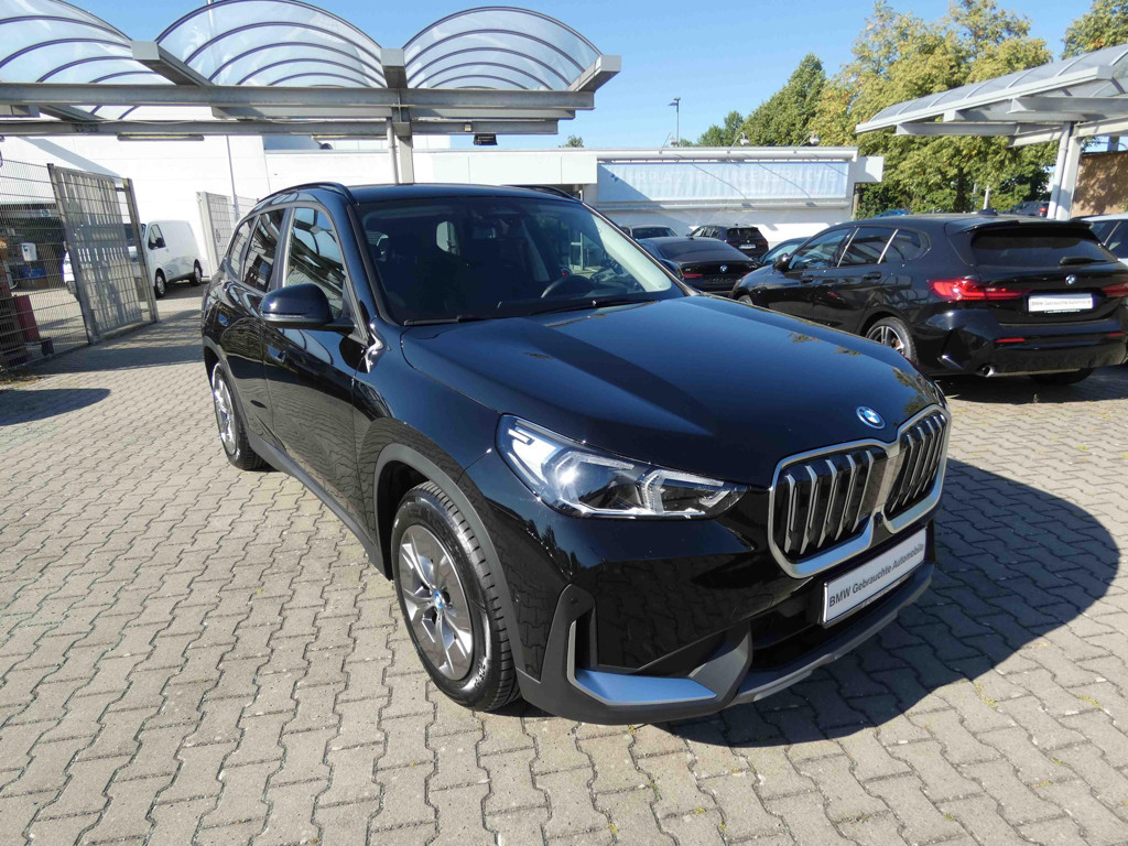 BMW iX1
