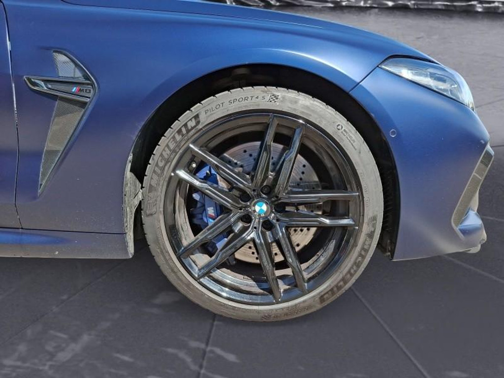 BMW M8