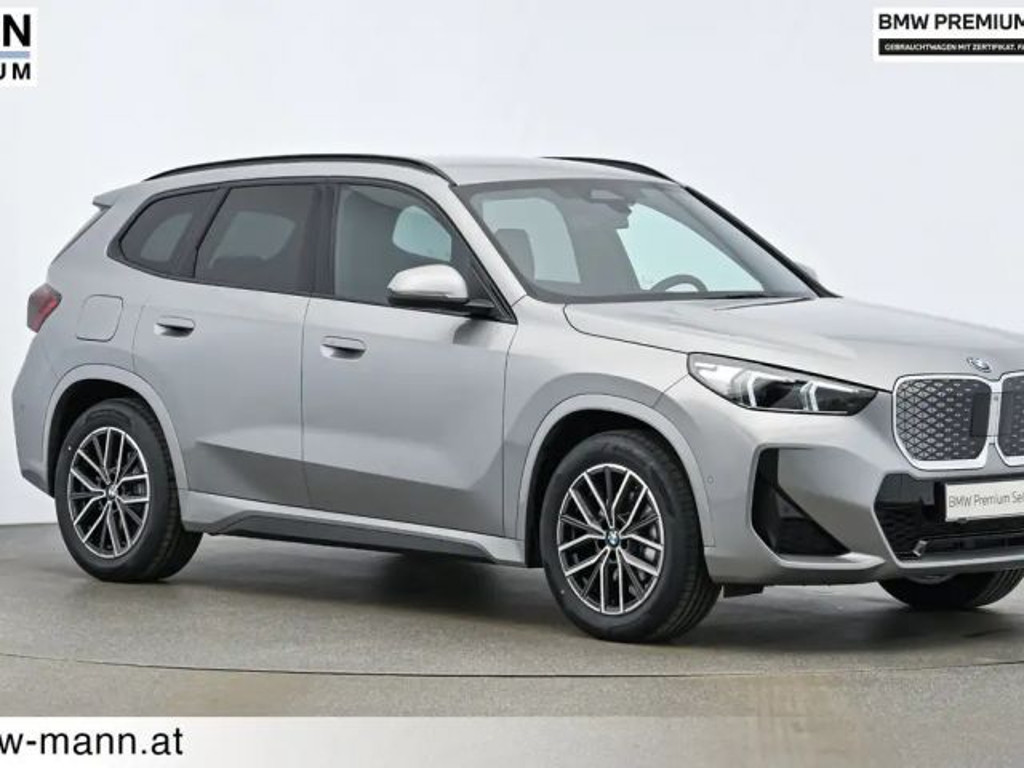 BMW iX1