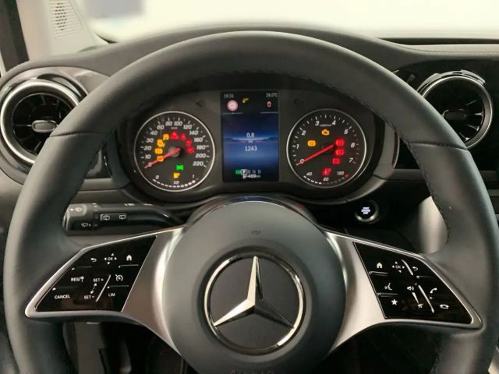 Mercedes-Benz T 180