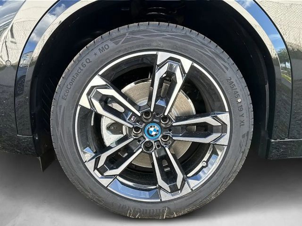 BMW iX2