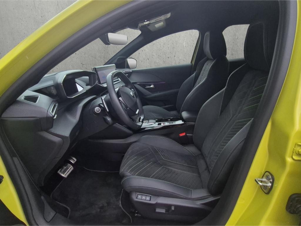 Peugeot e-208