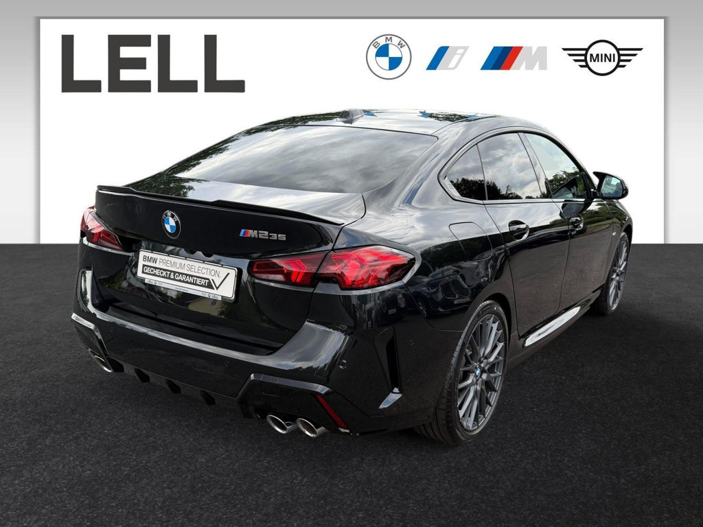 BMW M235