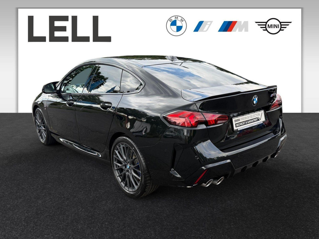 BMW M235