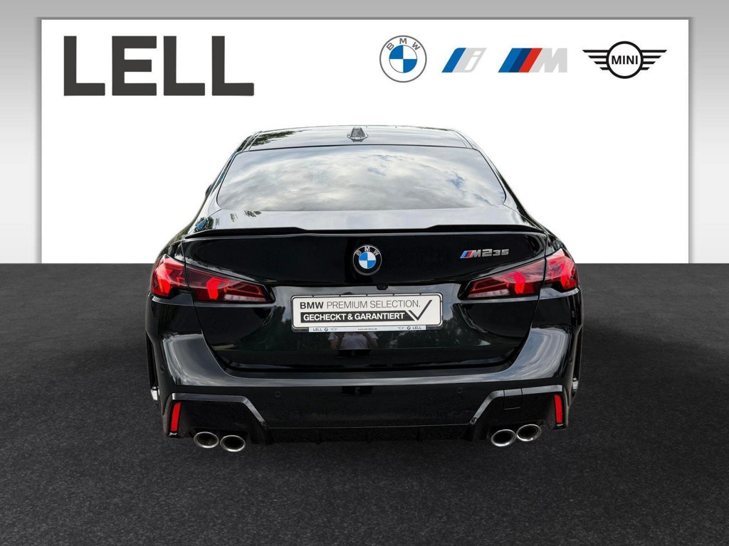 BMW M235