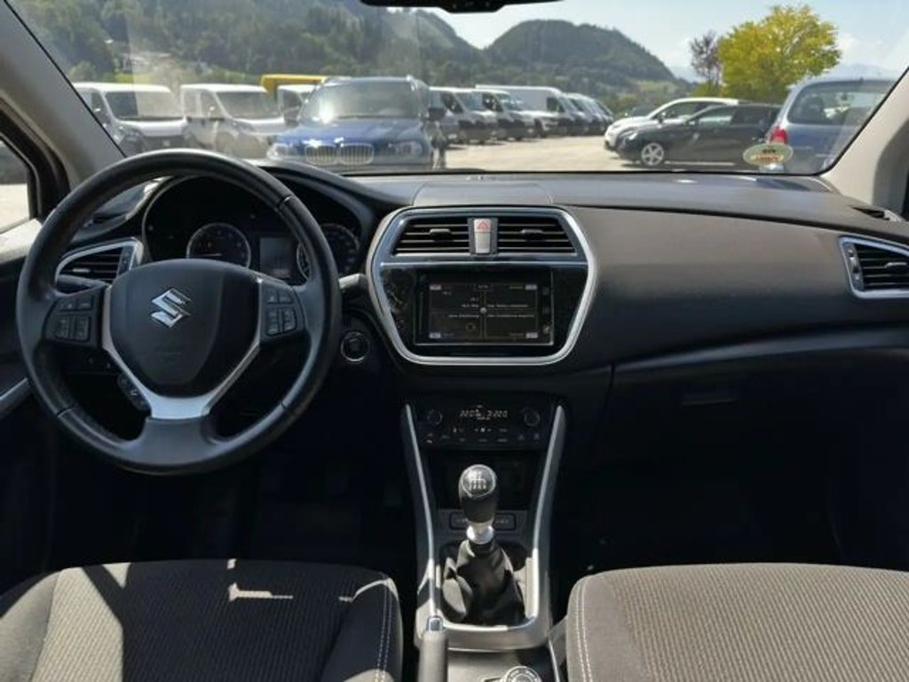 Suzuki S-Cross