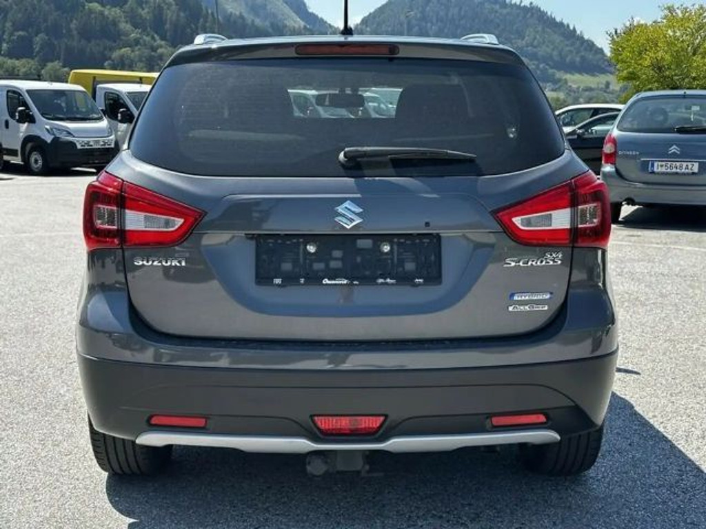 Suzuki S-Cross