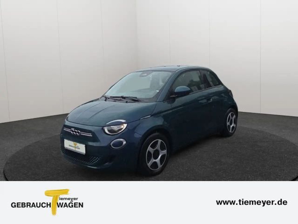 Fiat 500e Action