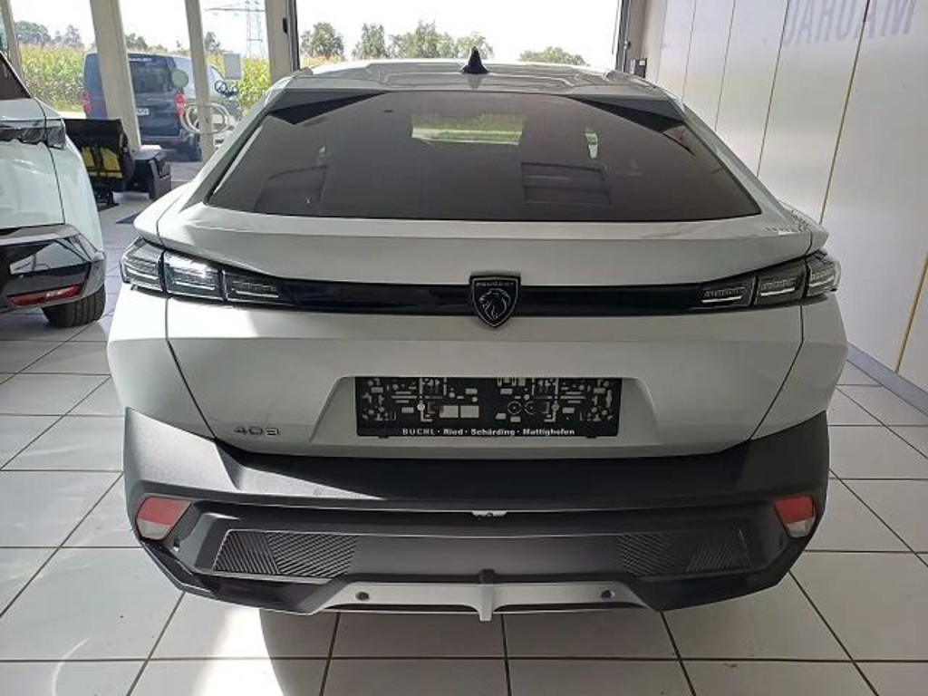 Peugeot 408
