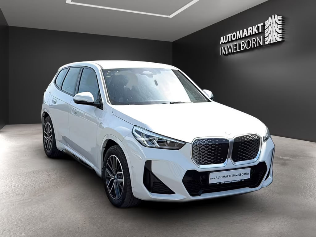 BMW iX1