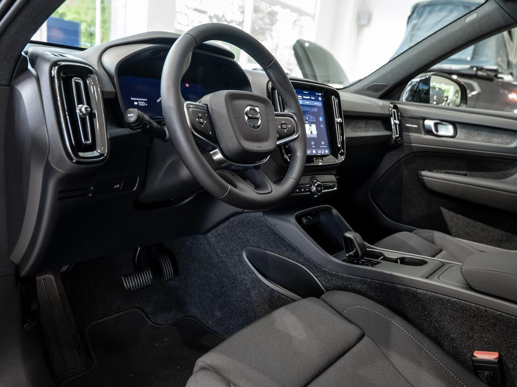 Volvo EX40