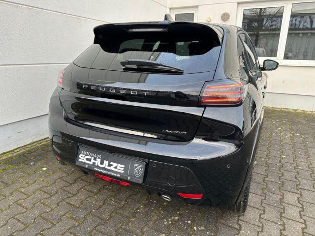 Peugeot e-208