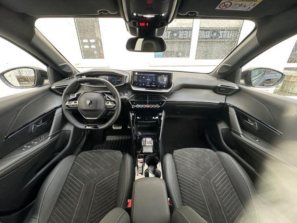 Peugeot e-208