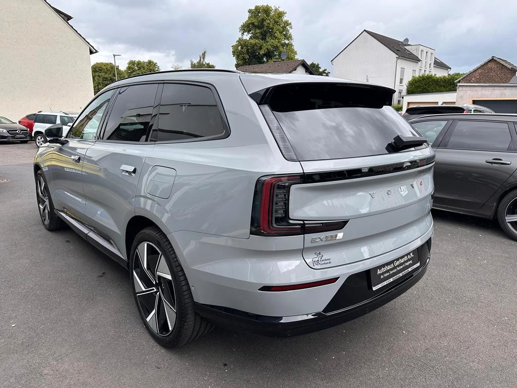 Volvo EX90