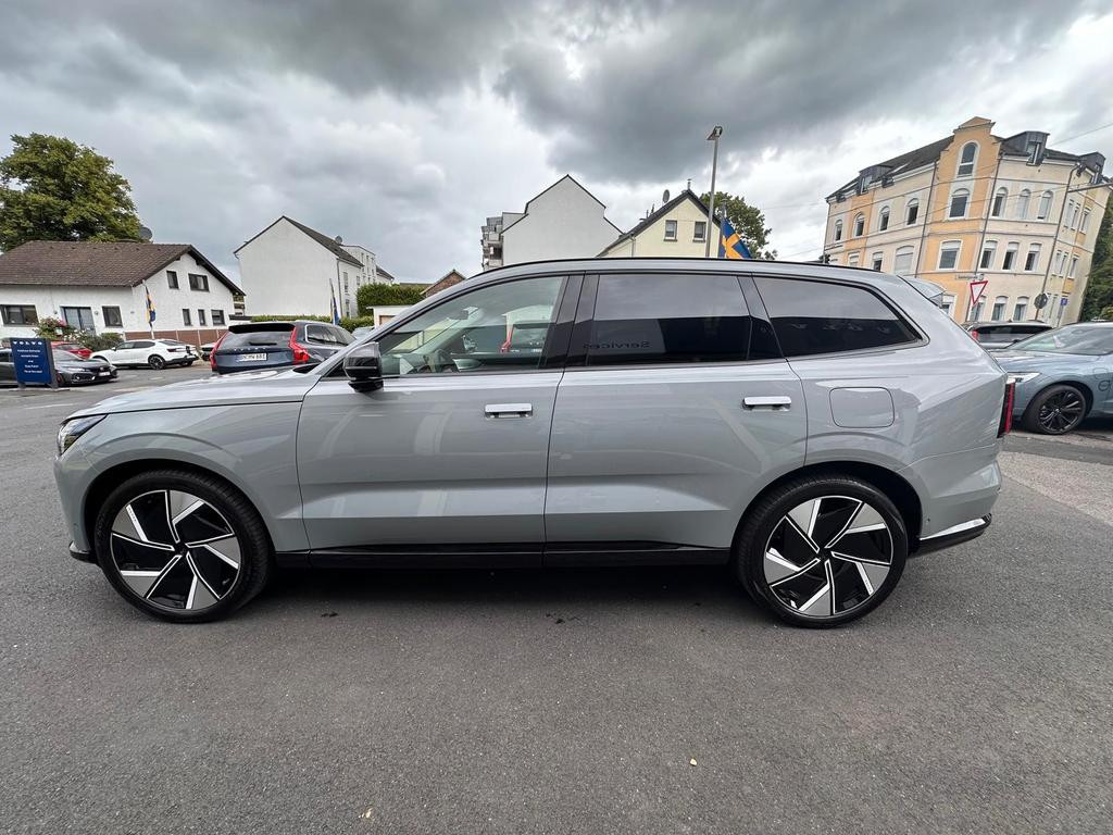 Volvo EX90