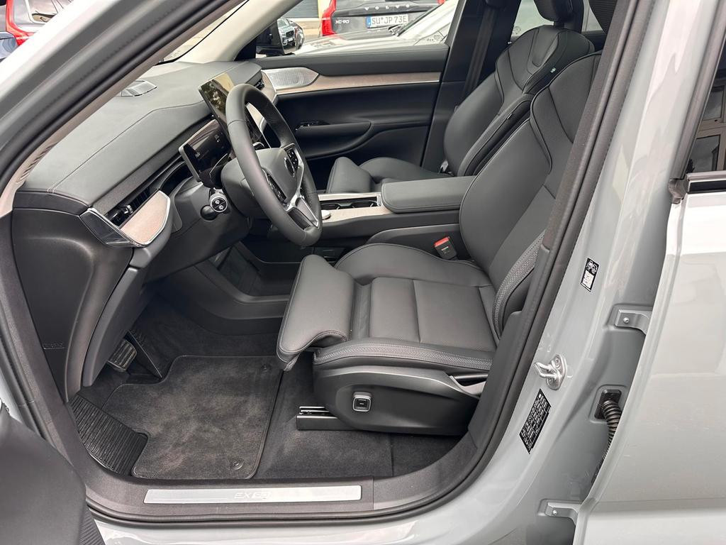 Volvo EX90