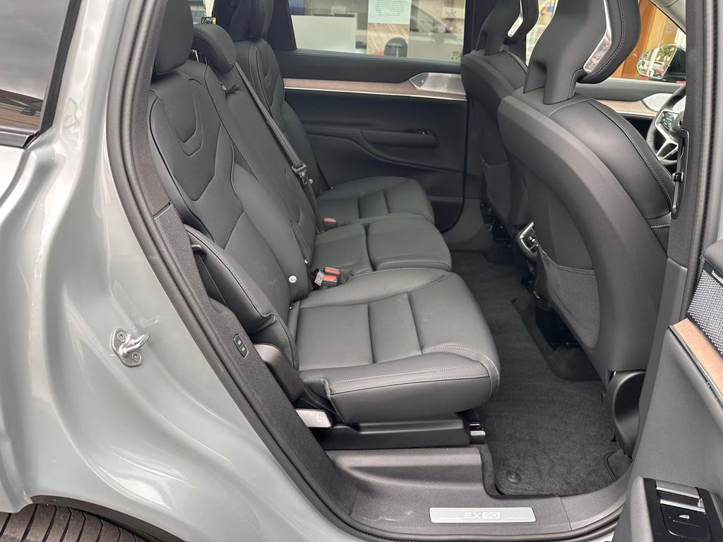 Volvo EX90