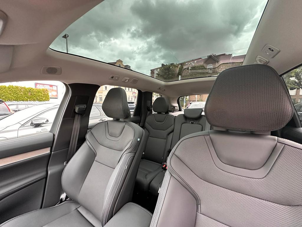 Volvo EX90