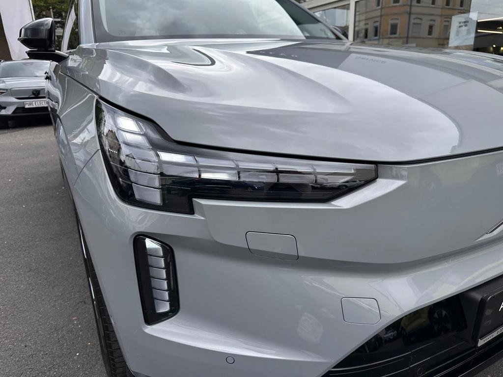 Volvo EX90