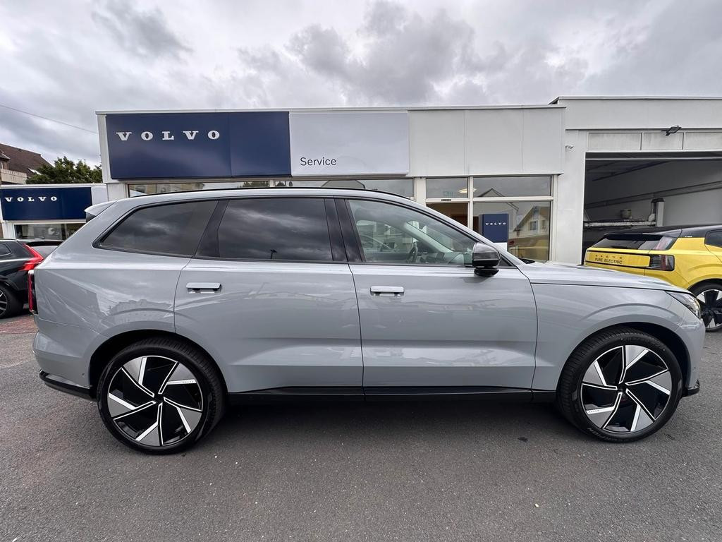 Volvo EX90