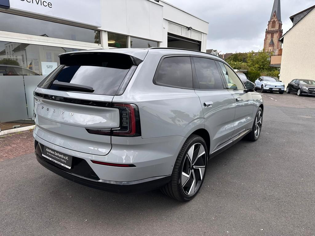 Volvo EX90