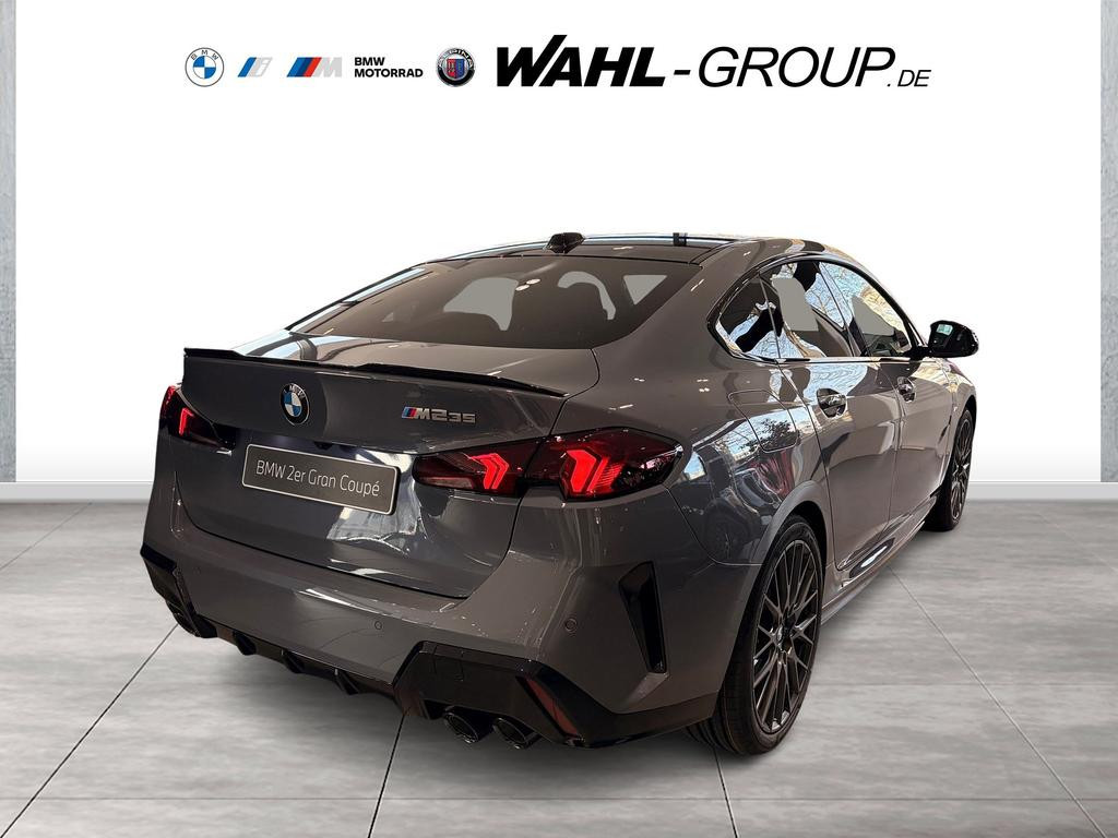 BMW M235