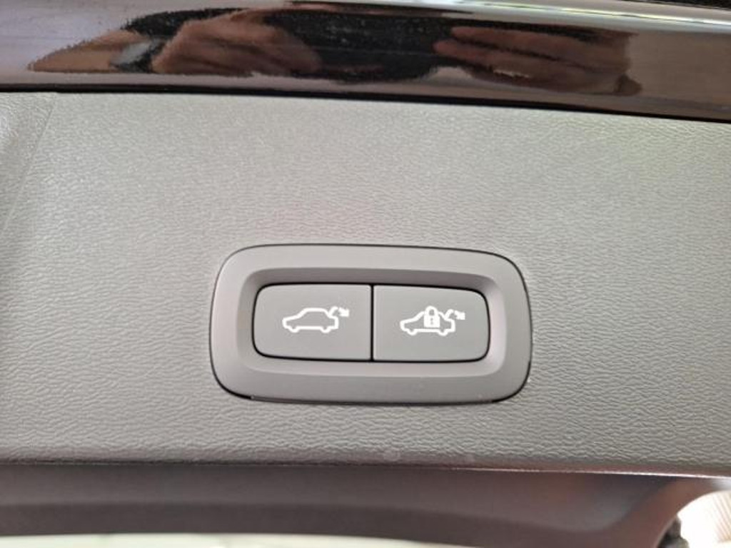Volvo EX40