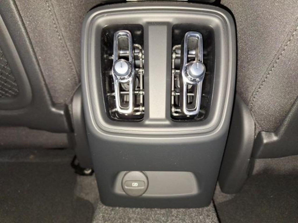 Volvo EX40