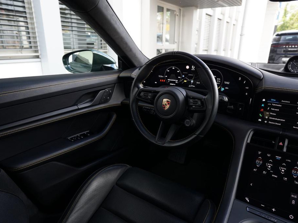Porsche Taycan