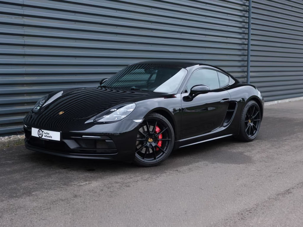 Porsche Cayman GTS 4