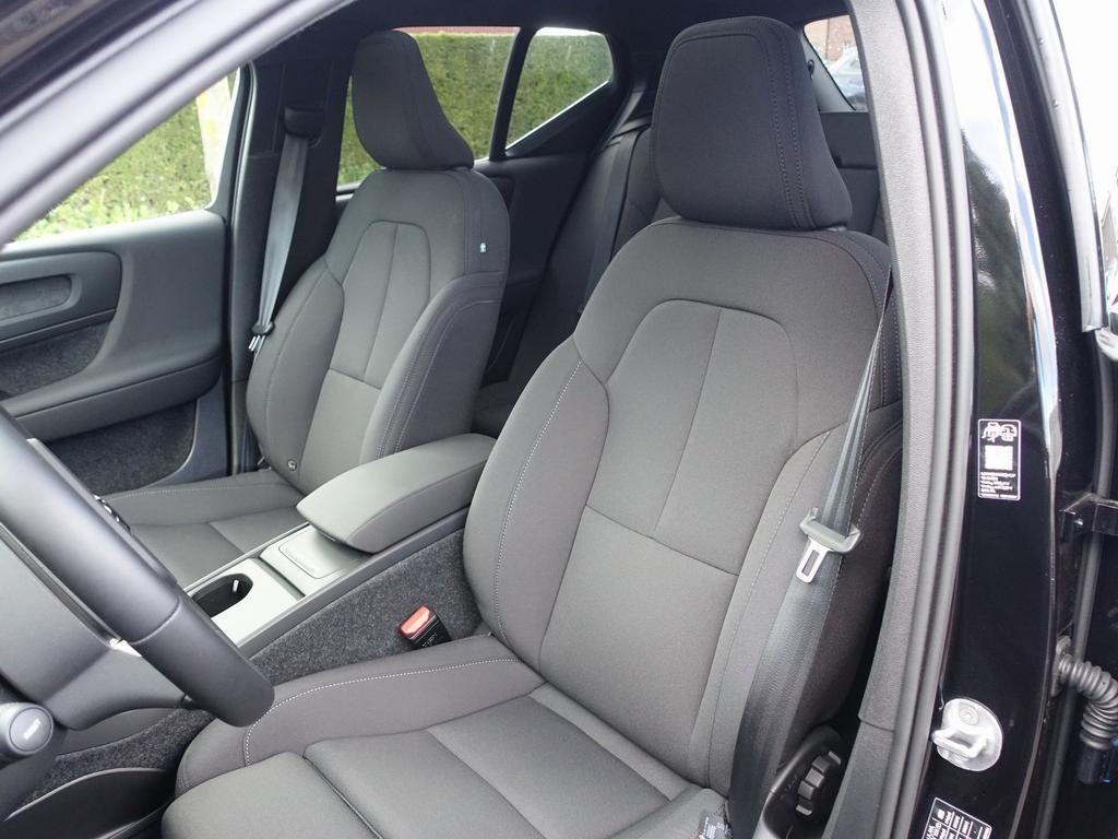 Volvo EX40