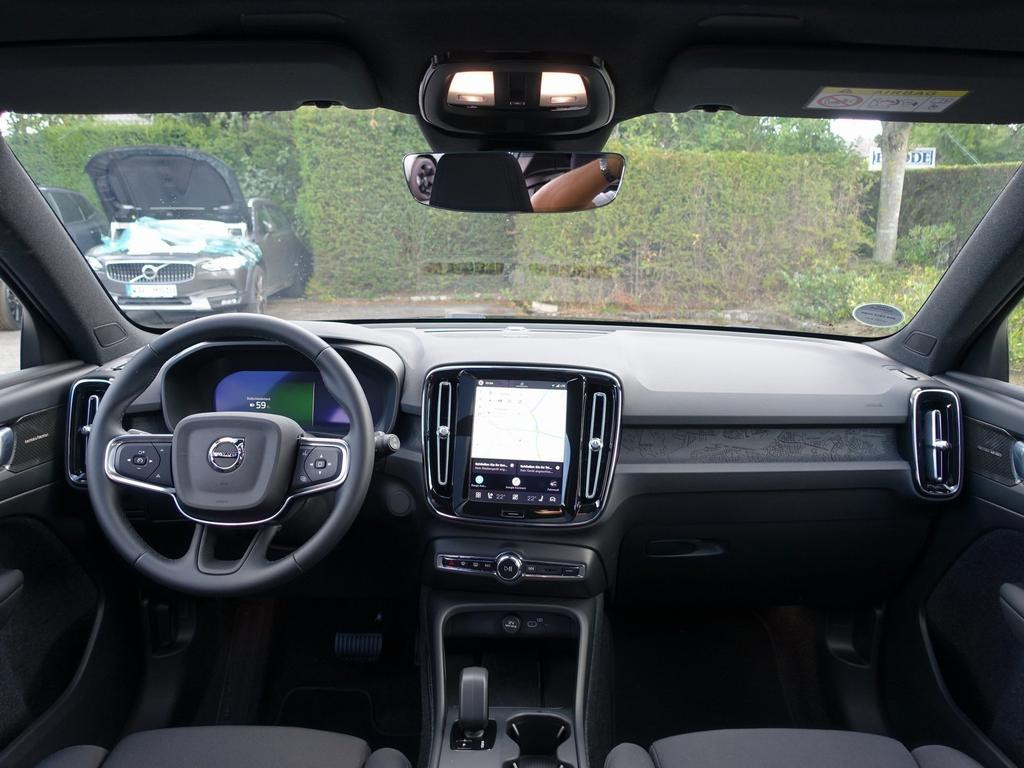 Volvo EX40