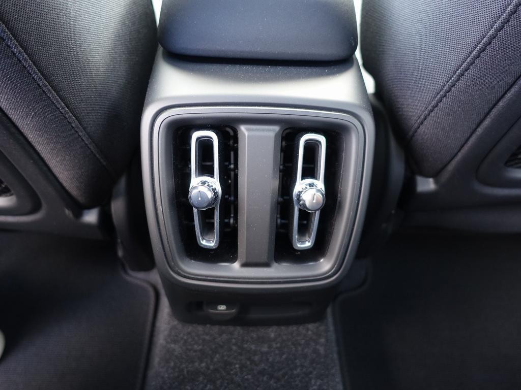Volvo EX40