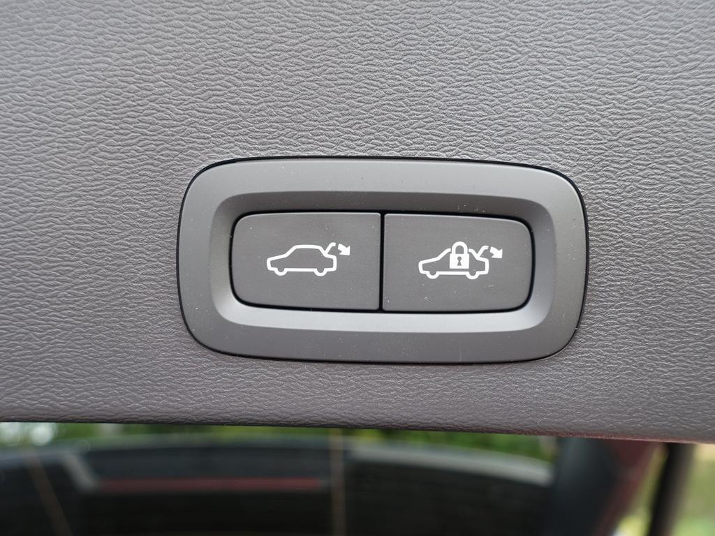 Volvo EX40