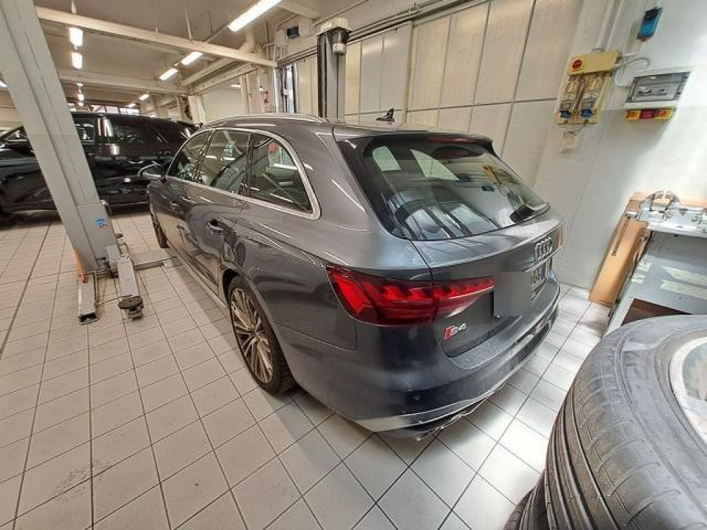 Audi S4